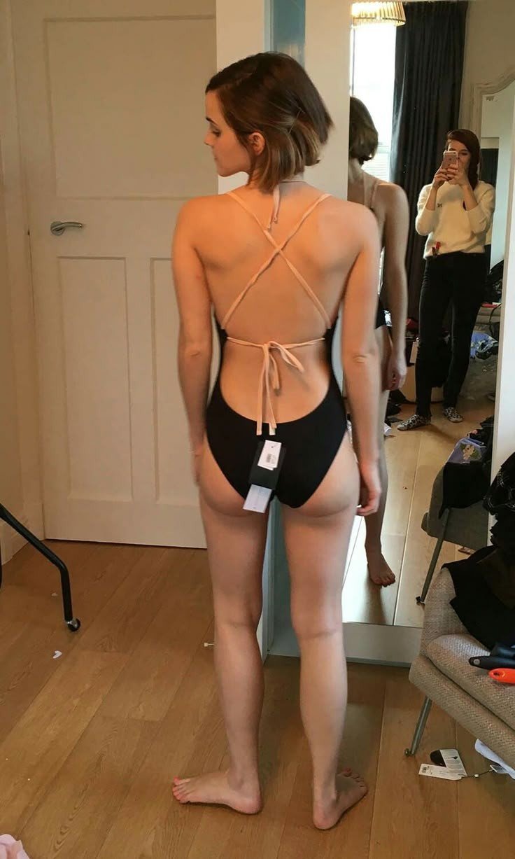 bTixTI7N Emma Watson's tight little ass 🤤💦 12.jpg